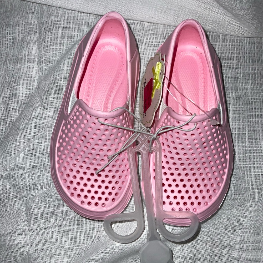 Girls shoes